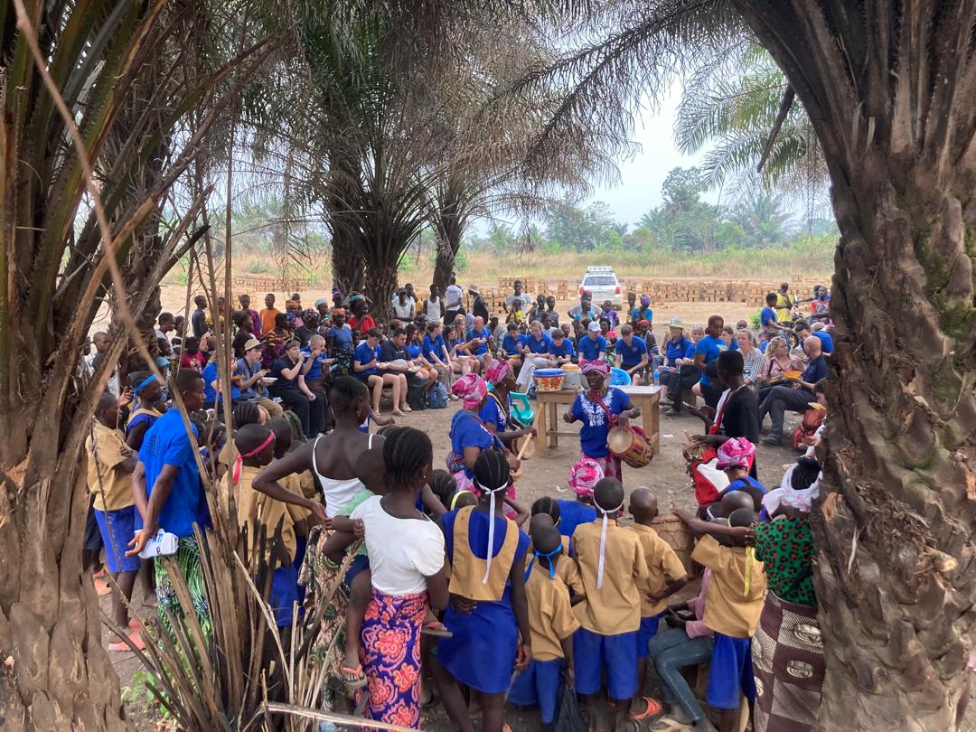 Die Kinder der Schule